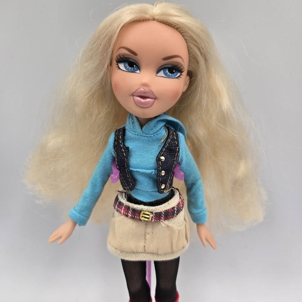 Bratz Pampered Petz Cloe Doll Party Pup Top Skirt Tights Red Boots Y2K EUC